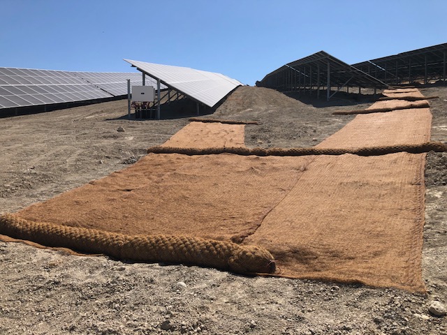 control-de-la-erosion-en-plantas-fotovoltaicas-con-hidrosiembras